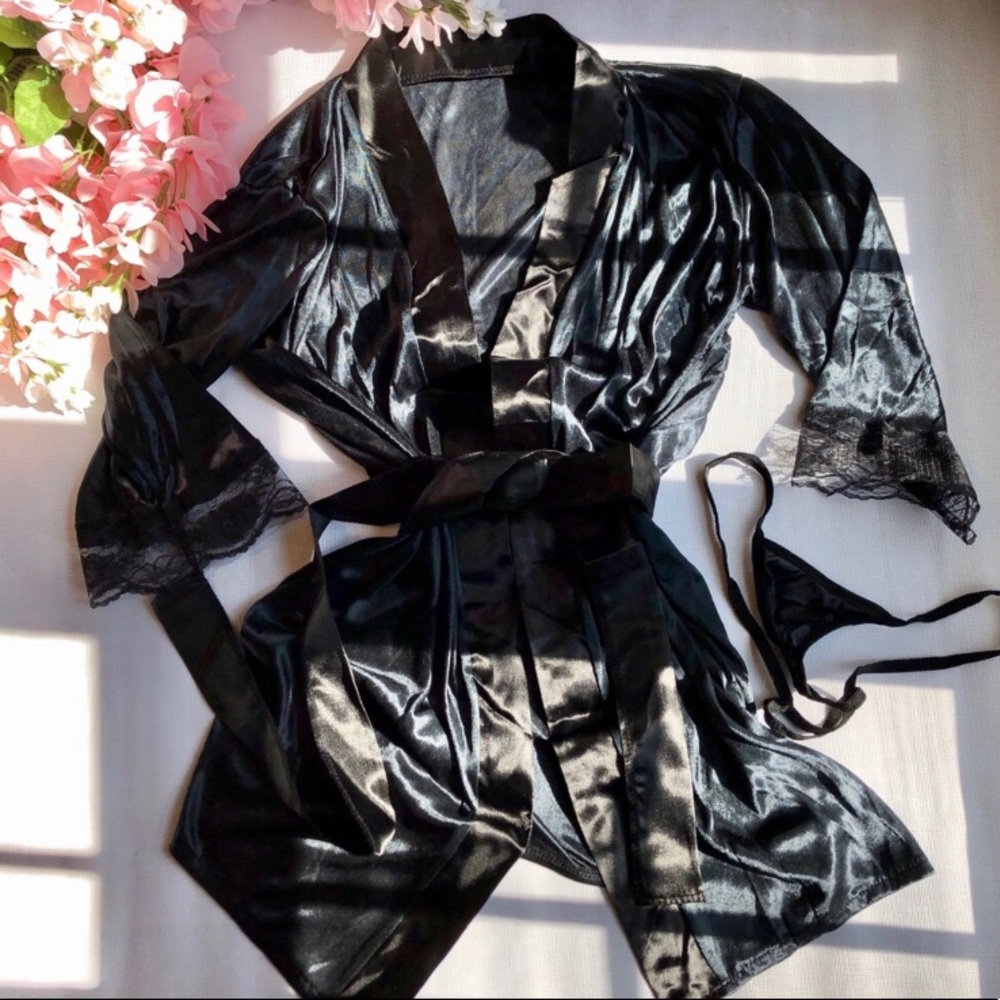 . ｒｏｂｅ 𐐪𐑂 ｓｅｔ .